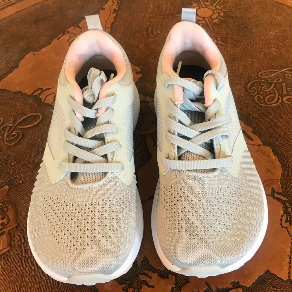 NWOT Joomra Gray/Pink/Peach Wide Toe Box Running, Athletic Sneakers. Size 40/9.5